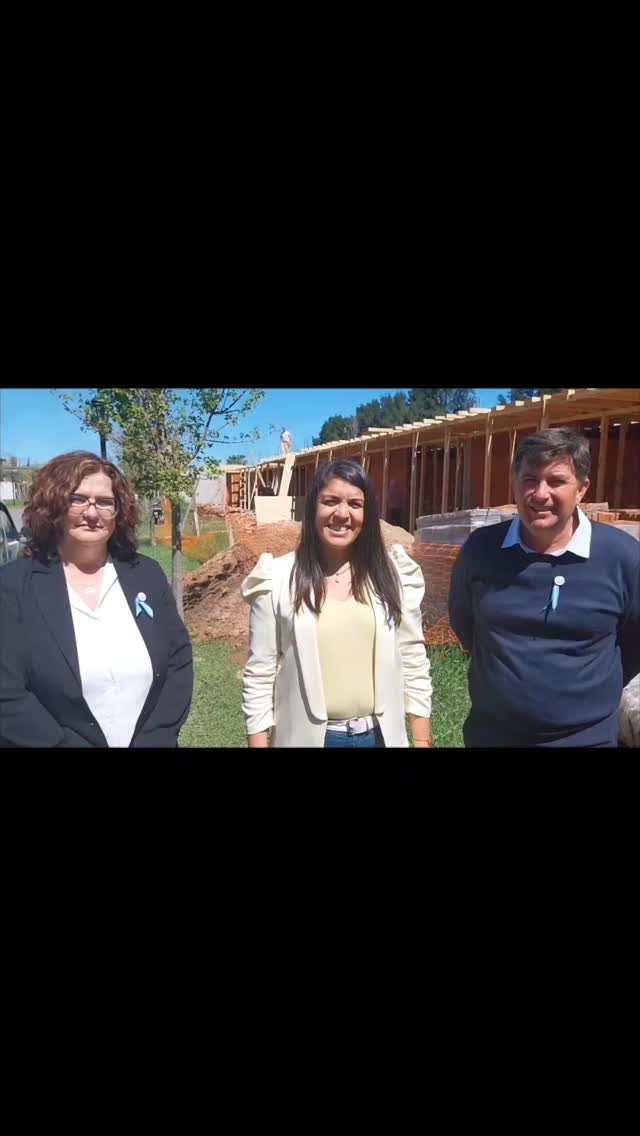 🏫 Daiana Gallo Ambrosis supervisó el avance de la obra del Jardín Aurora acompañada por nuestro Presidente comunal Leon...