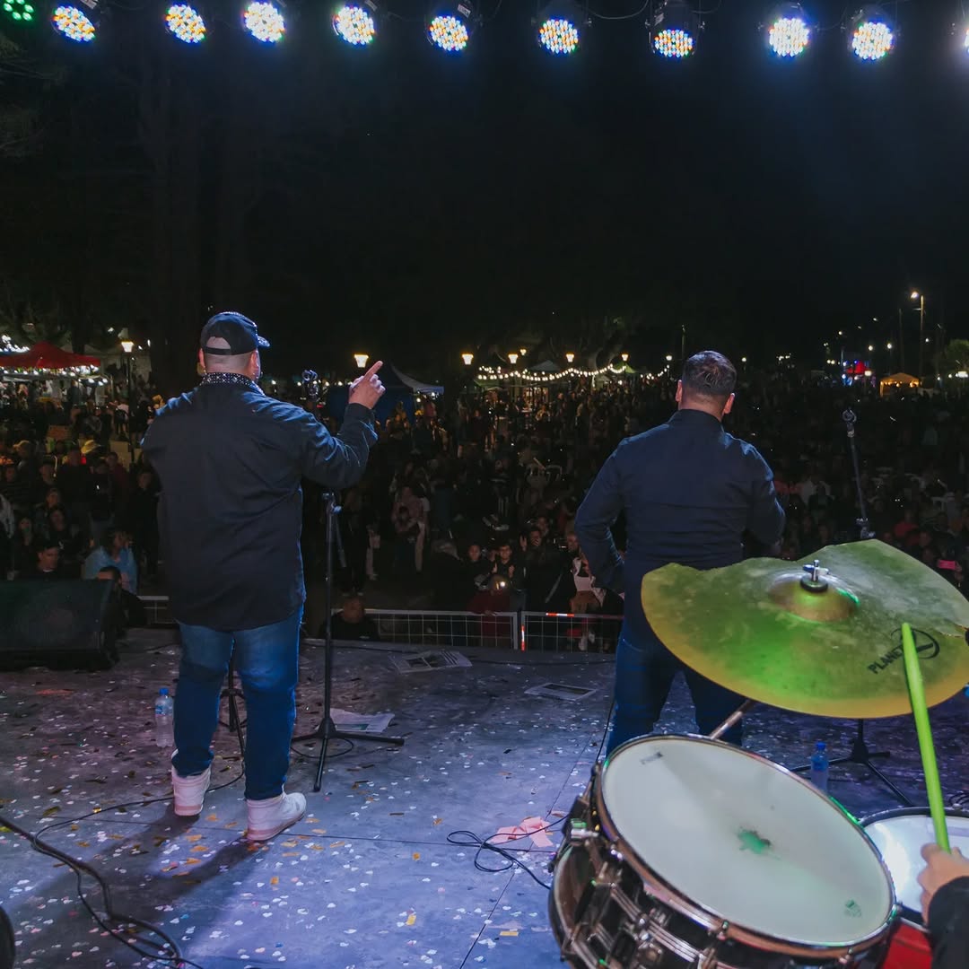 Y la banda @ritmoysaborok sumó más ritmo a esta hermosa noche🎵🎶