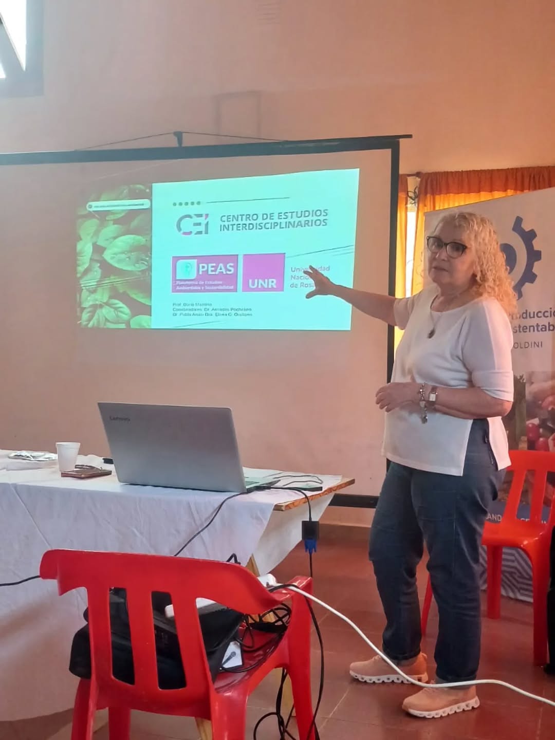 🚜🌱2da Jornada de capacitación sobre Suelos sanos para Producción saludable, en el SUM. Con la presencia del Director P...