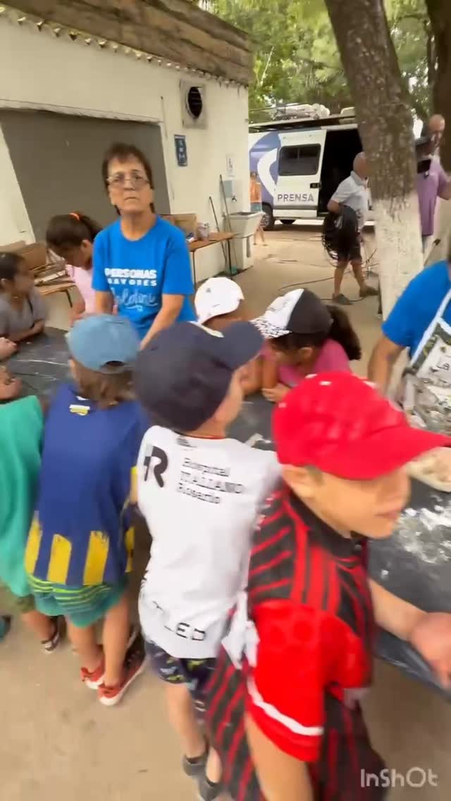 Jornada de pizzas caseras entre la colonia de niños y niñas y la colonia de personas mayores 🍕 Seguimos promoviendo la ...