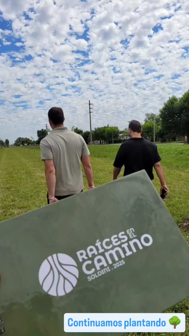 Hoy seguimos acompañando con las diferentes áreas de la Comuna, a Ema y César que recibieron la visita de profes y alumn...