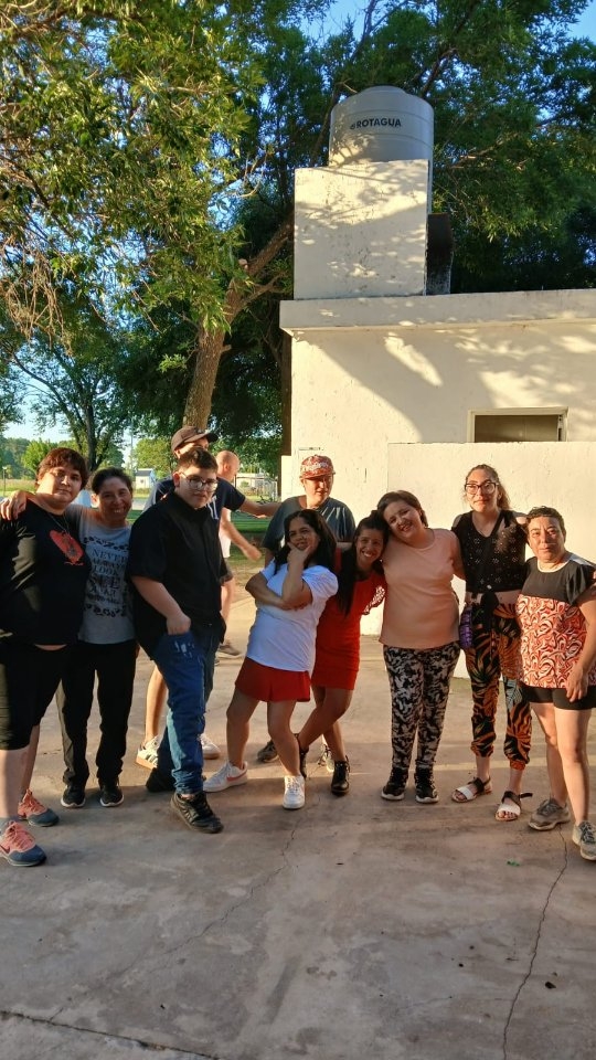 🥂Despedimos un año más de mucho laburo, encuentros y mil momentos de Tendiendo Puentes...un año más cargado de aprendiz...